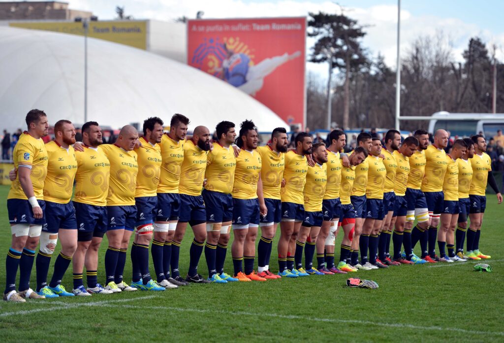 România învinge Georgia cu 8 la 7, pe vechiul stadion Arcul de Triumf.